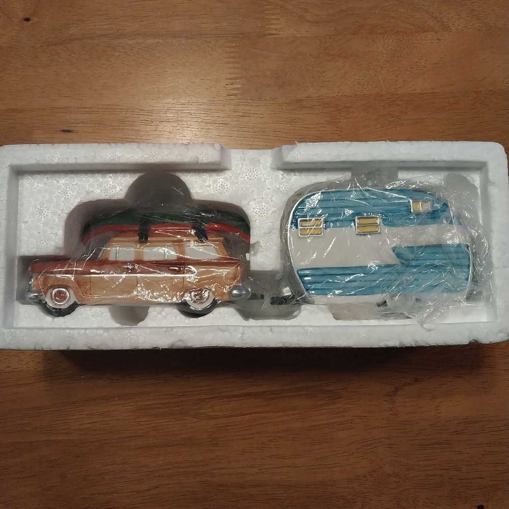 Department 56 Car and Camper Figurine
